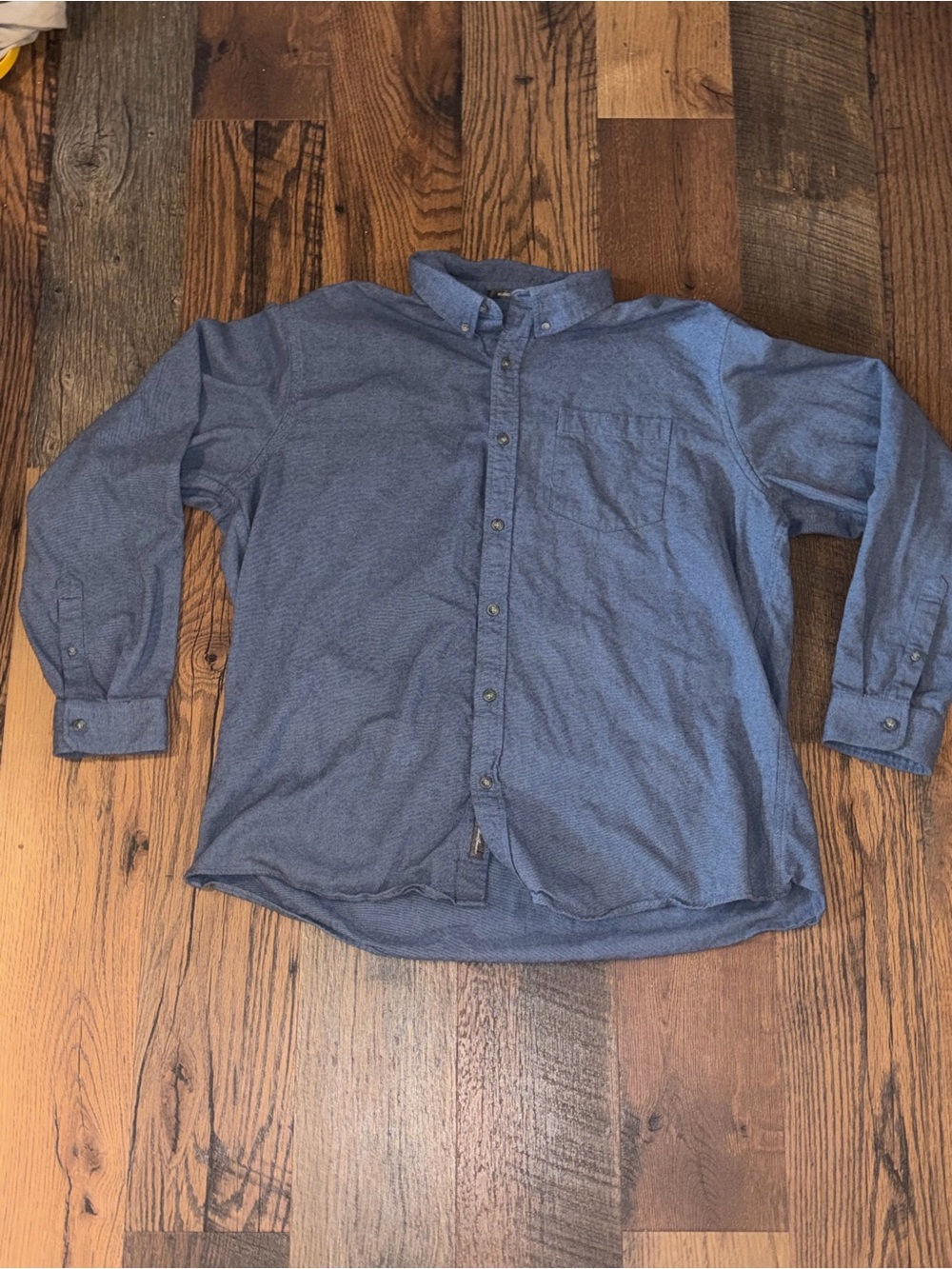 Eddie Bauer Men's Blue Long-Sleeve Button-Down Shirt